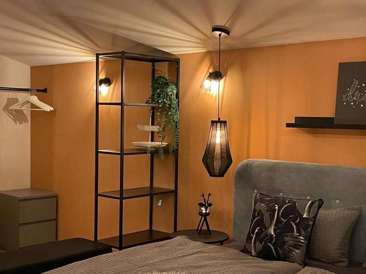 Stay At Smilla - Boutique Apartments Mit Kueche - Parken - Klima - Netflix - Waschmaschine Wiesbaden Kültér fotó